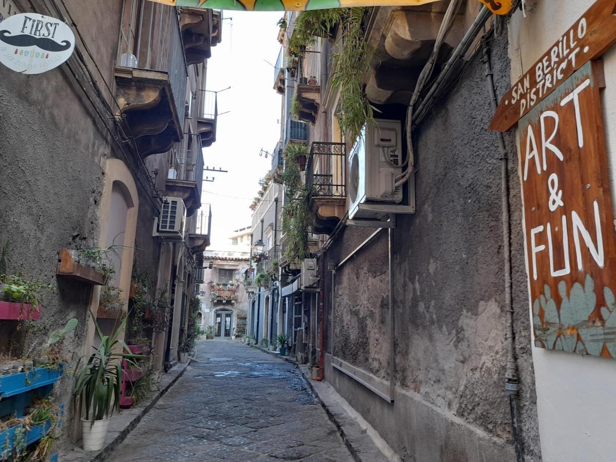 Ianuzza House Apartment Catania Bagian luar foto